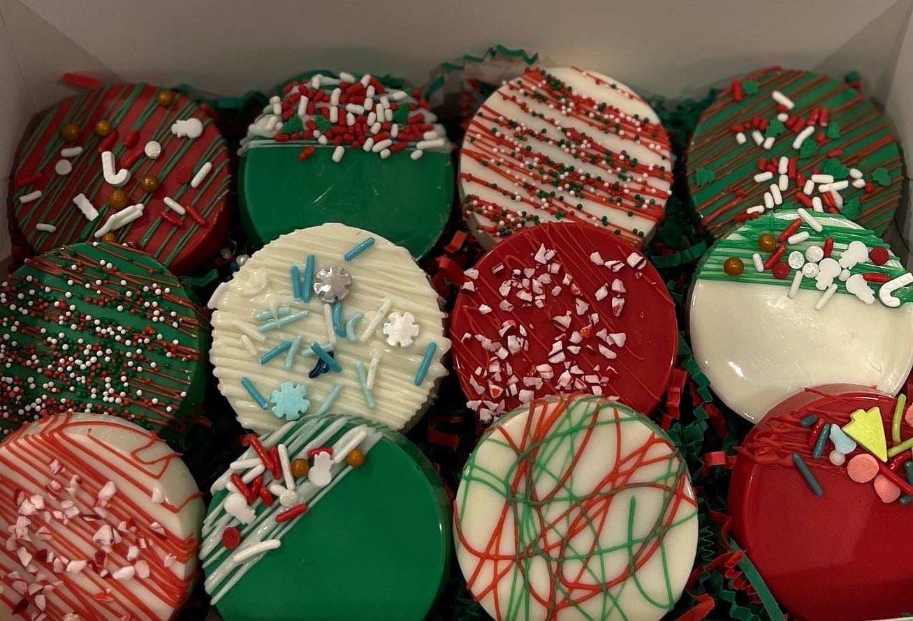 Christmas Dipped Oreos